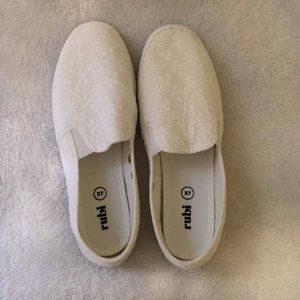 RUBI SHOES | White Holly Slip On